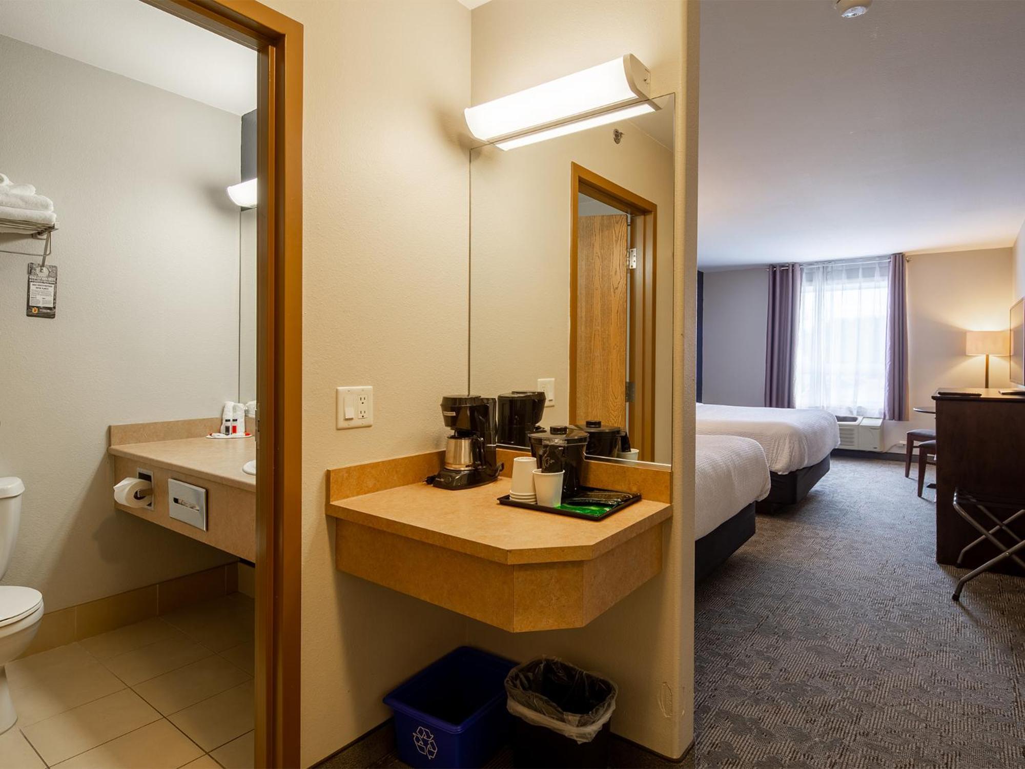 Super 8 By Wyndham St-Jerome Hotel Saint-Jerome Exterior photo