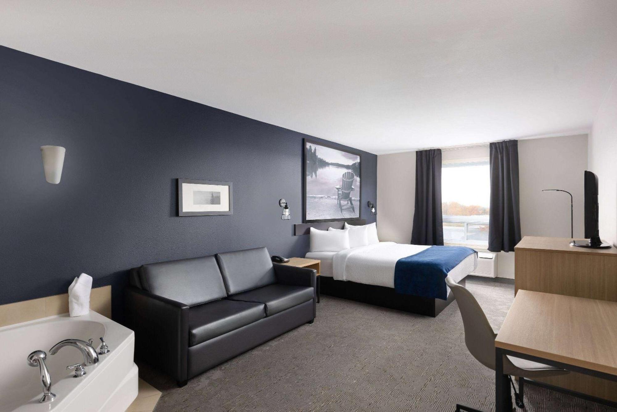 Super 8 By Wyndham St-Jerome Hotel Saint-Jerome Exterior photo