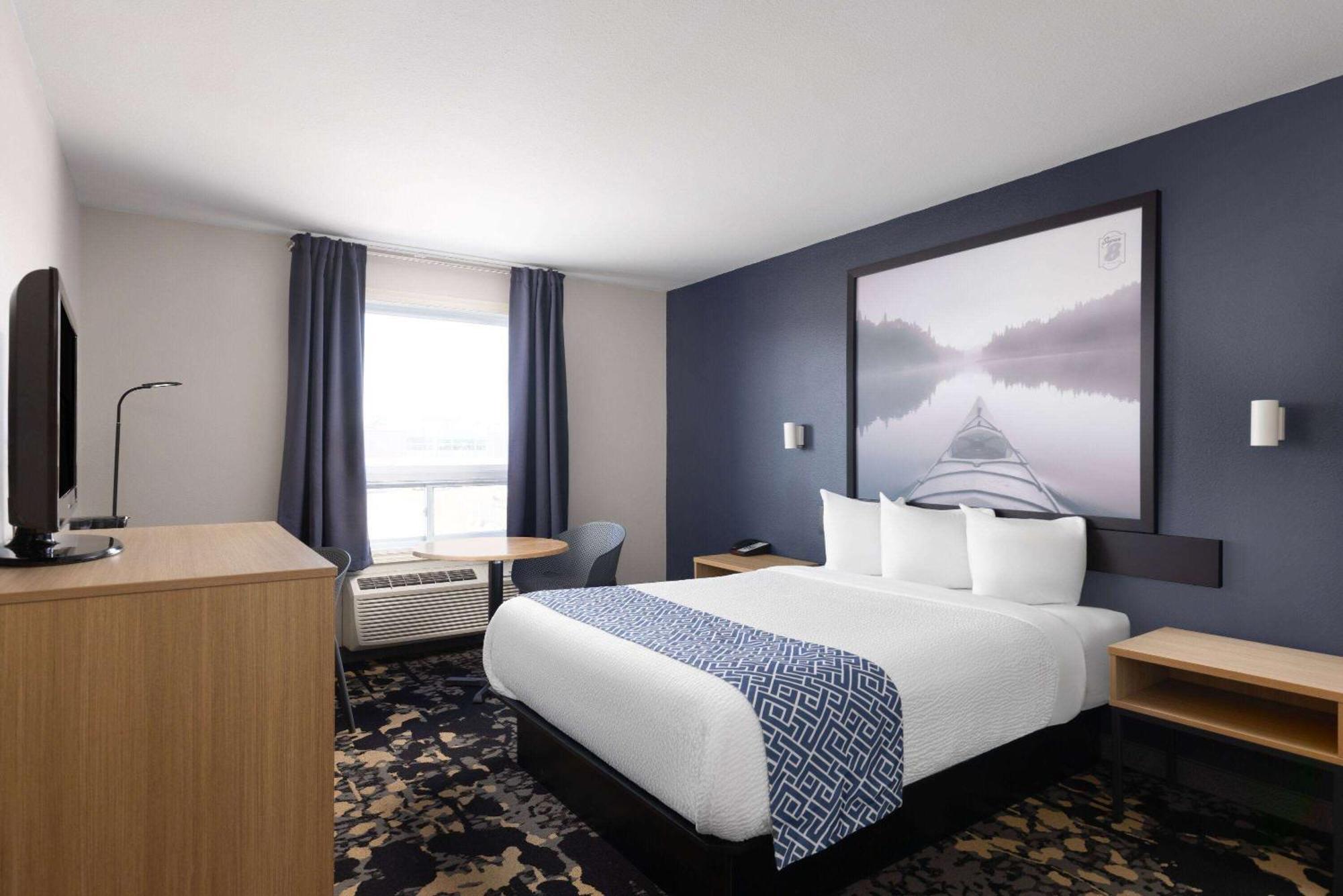 Super 8 By Wyndham St-Jerome Hotel Saint-Jerome Exterior photo