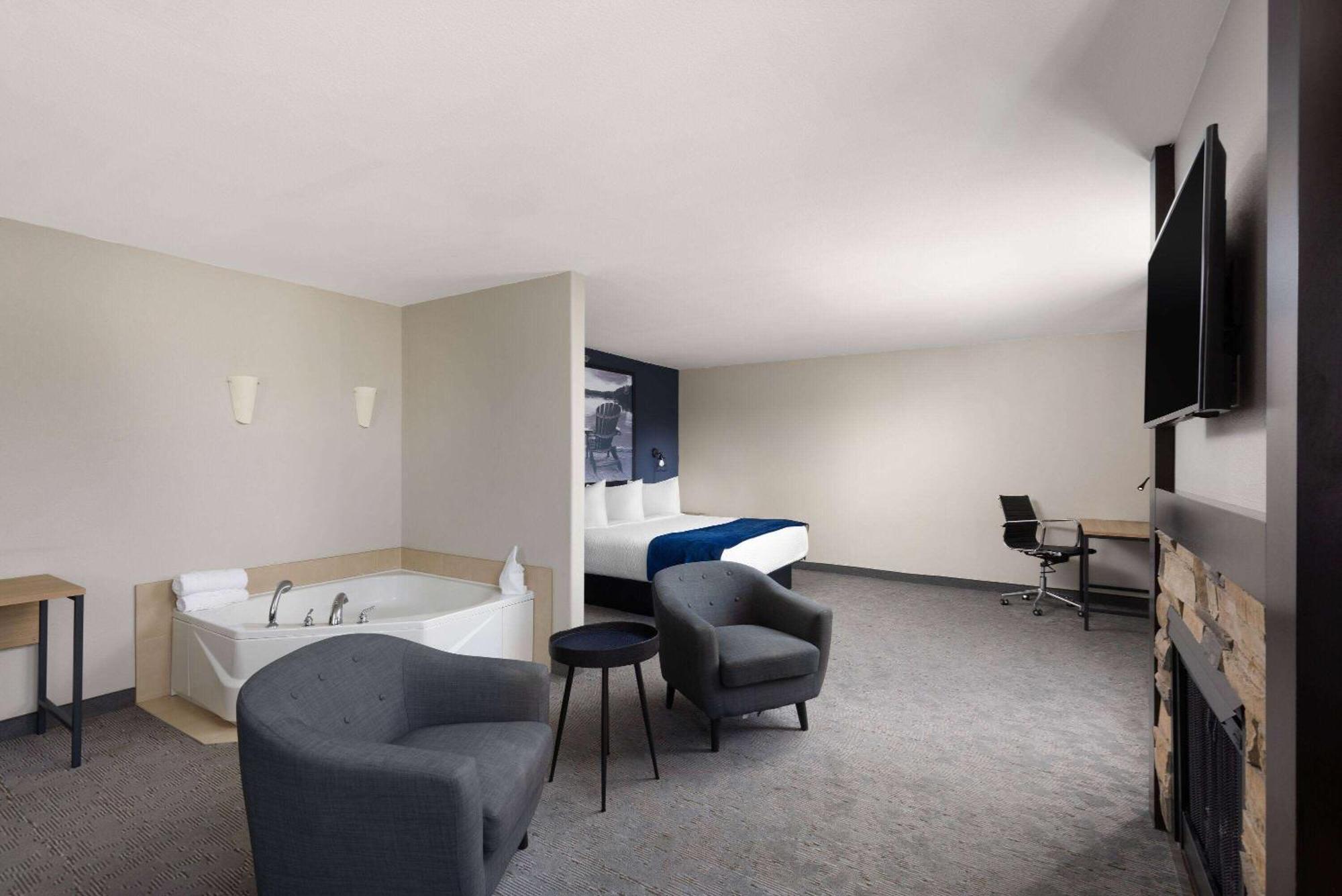 Super 8 By Wyndham St-Jerome Hotel Saint-Jerome Exterior photo