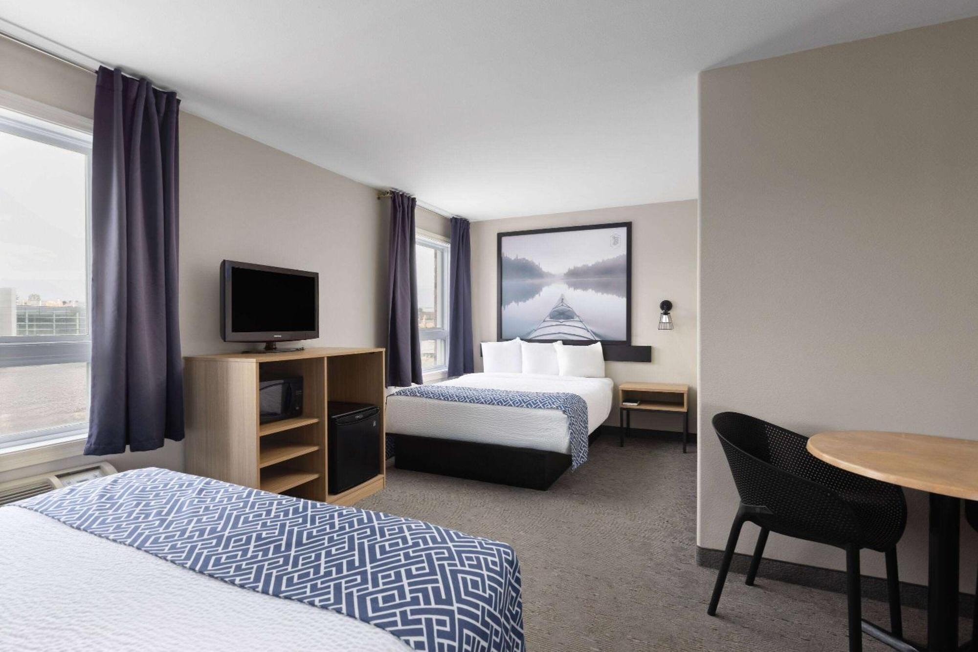 Super 8 By Wyndham St-Jerome Hotel Saint-Jerome Exterior photo