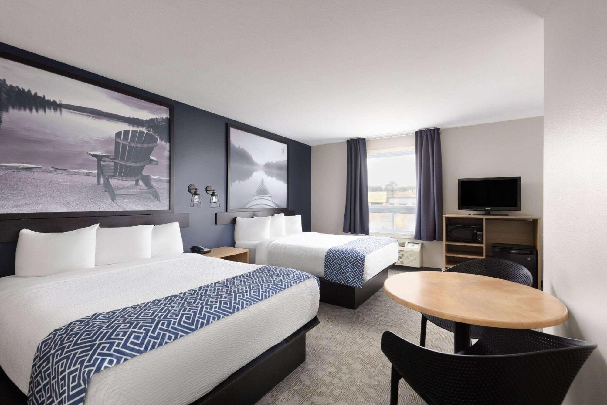 Super 8 By Wyndham St-Jerome Hotel Saint-Jerome Exterior photo