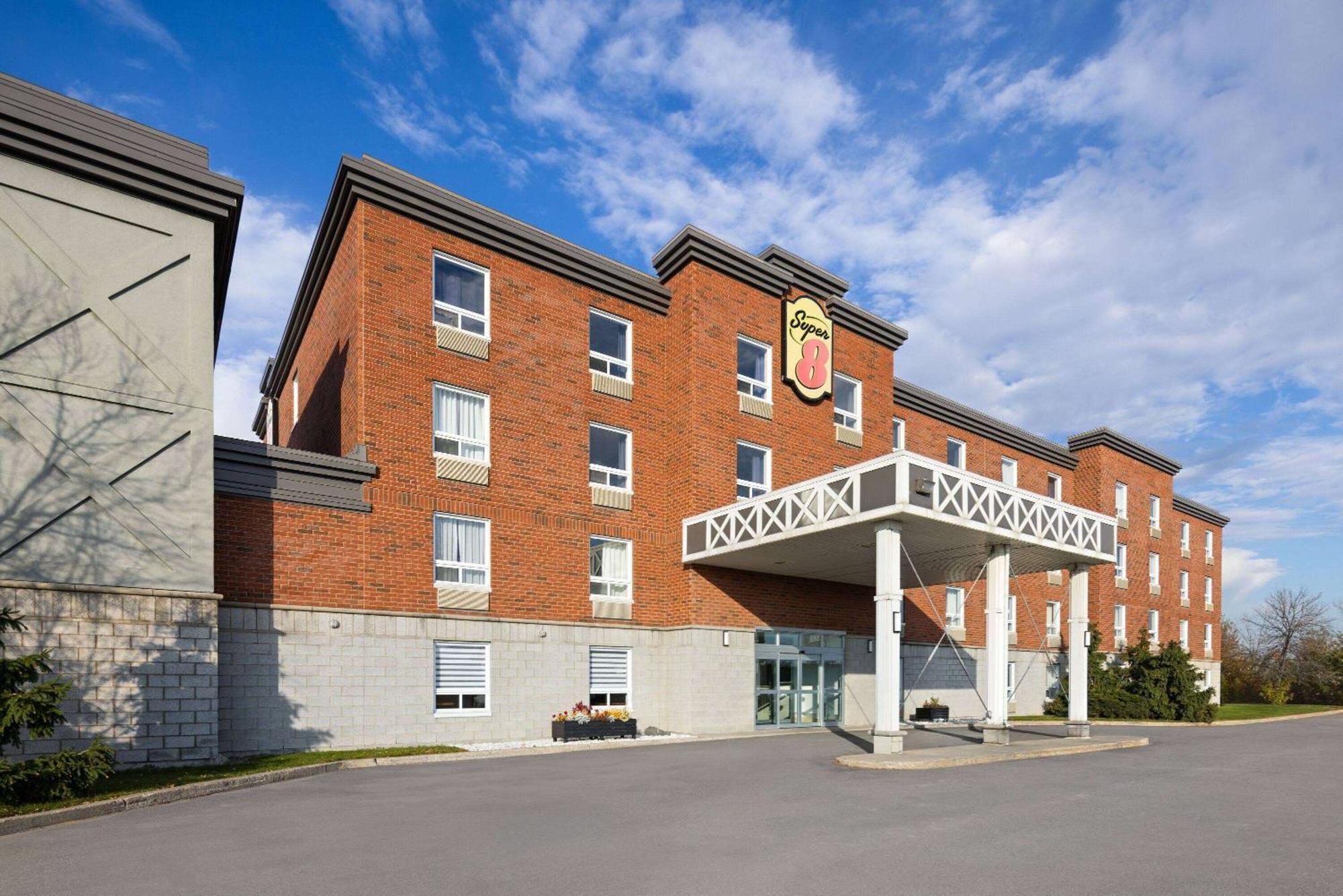 Super 8 By Wyndham St-Jerome Hotel Saint-Jerome Exterior photo